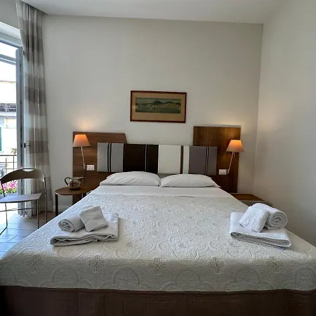 Domus Luca - In The Heart Of Bed & Breakfast *