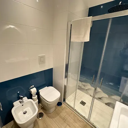 Domus Luca - In The Heart Of Bed & Breakfast Naples