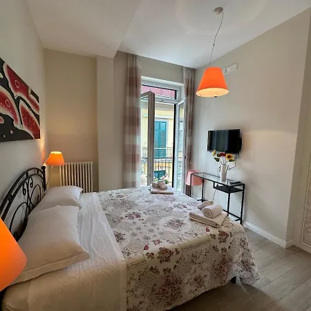Bed & Breakfast Domus Luca - In The Heart Of