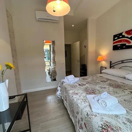 Bed & Breakfast Domus Luca - In The Heart Of *