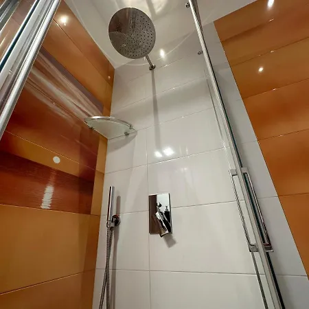 Bed & Breakfast Domus Luca - In The Heart Of 4*